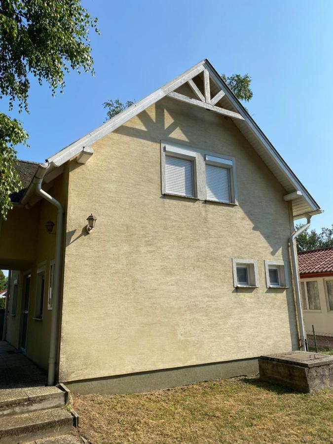 Tóparti Vendégház - Lipót, Magyarország Exterior foto